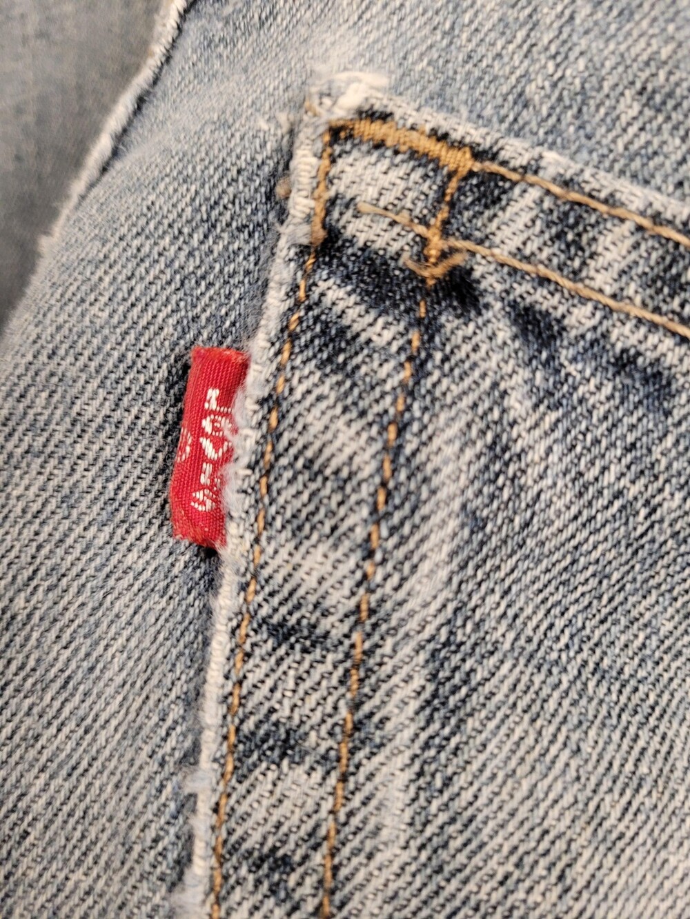 Levis 514 Jeans Mens 32x30 Blue Slim Straight Leg Medium Wash Distressed Denim - Picture 4 of 16